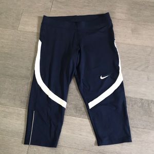 Cropped Nike Leggings